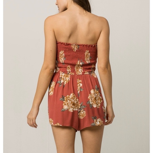 Band of Gypsies Blush Floral Smocked Romper Small - Picture 4 of 13